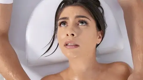 Well-lubed up black-haired is getting her honeypot finger-tickled